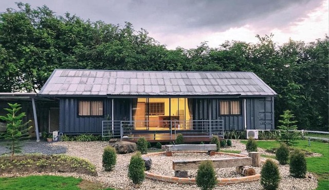 Skugga Farm - Suites and Cabin in Mae On