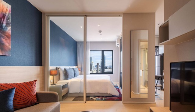 Sky Studio/Midtown/Monthly