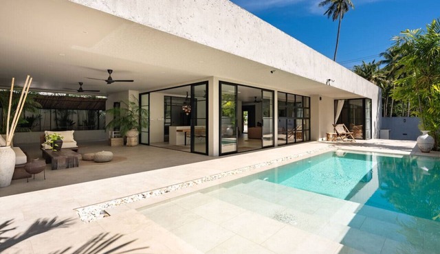 Stunning Beachfront Villa with Private Pool and Ocean Views