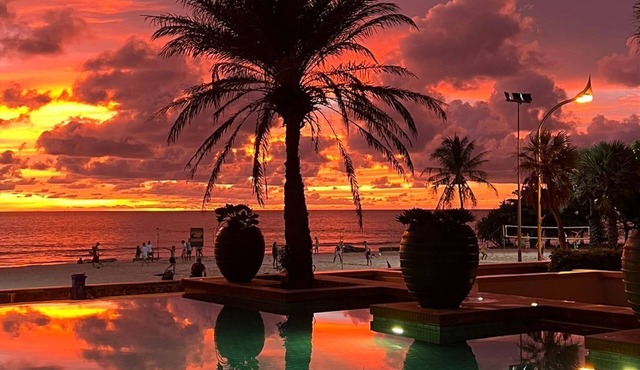 Stunning Karon Beachfront Apartment 707
