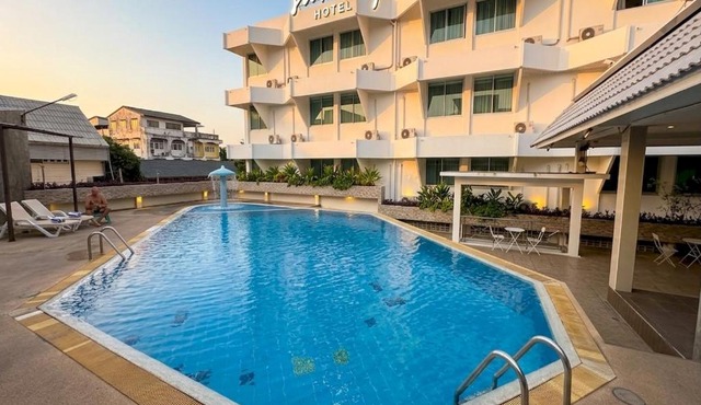 Sunday Ayothaya Hotel