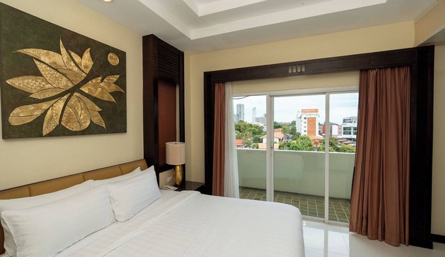 Sunday Chateau En Ville Pattaya in Pattaya