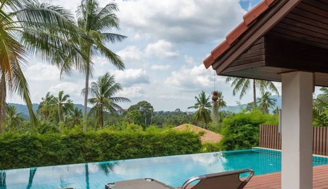 Sweet Heaven, 2-bedroom villa with infinity pool, sea views, and terrace