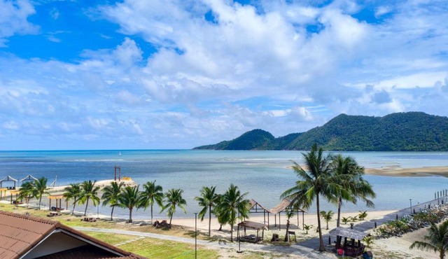 The Aiyapura Koh Chang - Complimentary Paddleboarding in Ko Chang