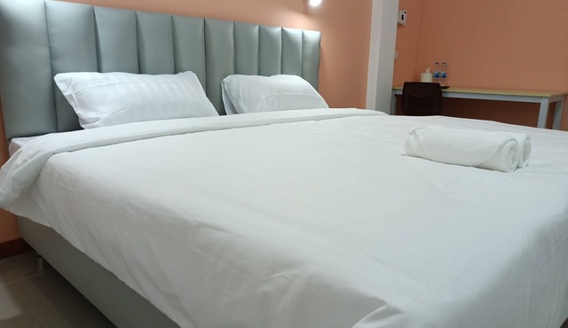 The Peachhotel