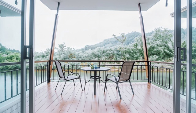 The Private Villa in The Lake Near the Sea and Mangrove in Ko Lanta Yai in Tambon Ko Lanta Yai
