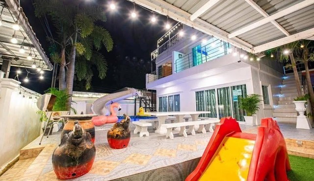 The S Pool Villa in Ban Chamrung