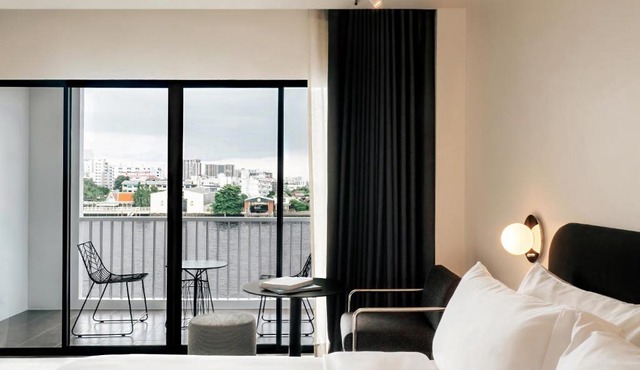 The StandardX, Bangkok Phra Arthit