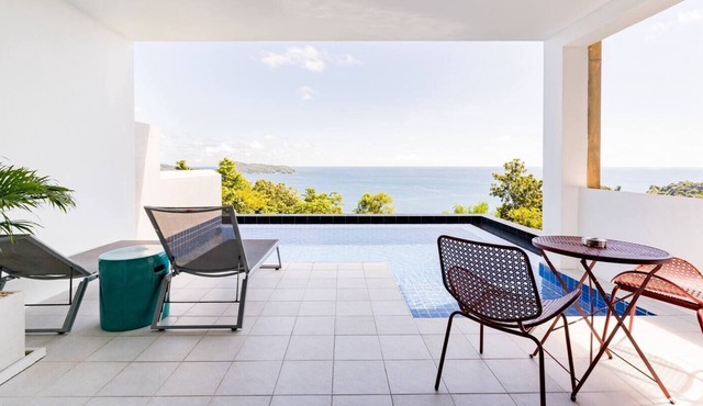 The Starlight Seaview Studio with Private Pool