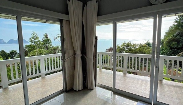 The Sunset Suite - 180° Panoramic Sea Views