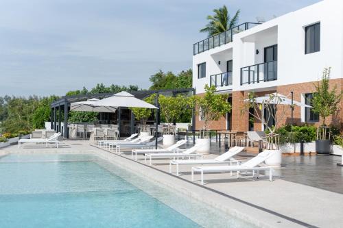 The Village Chumphon Hotel