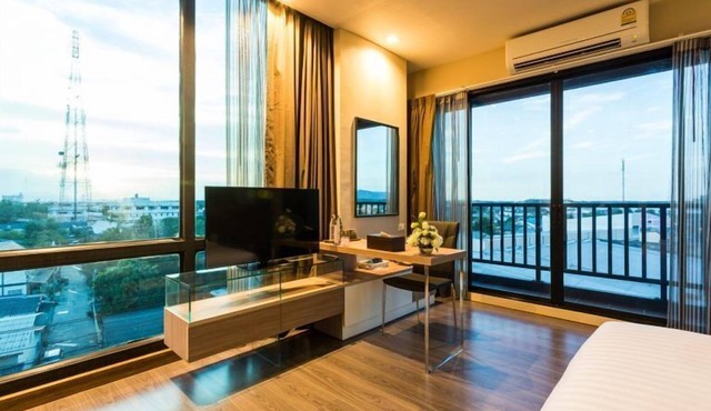 Ton Aoi Grand Hotel