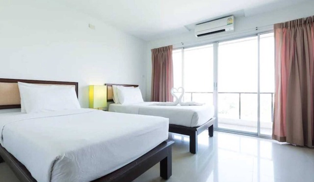 Townhouse Hillview Suites Pattaya Formerly Chatkaew Suites in Pattaya