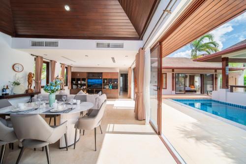 Tropical Swimming Pool Villa with an OFFICE 3-Bedrooms in Phuket