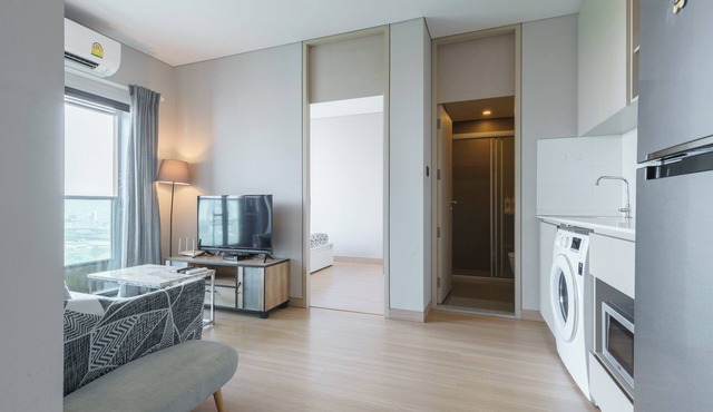 Two-bedroom condo in city center/Close to NANA bar street