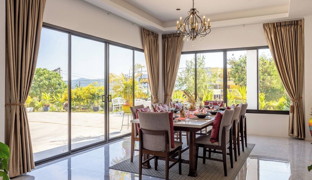 Villa with Jacuzzi &Stunning Seaview V30