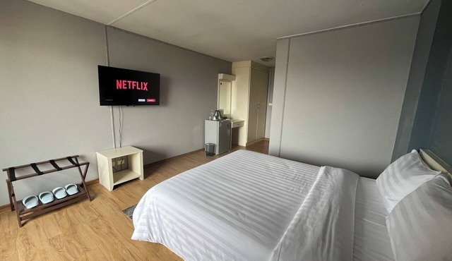 We Resident in Bangkok