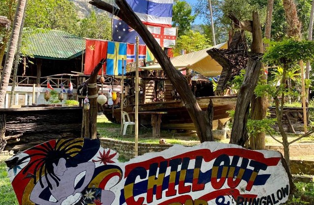 Chill Out Bar and Bungalows