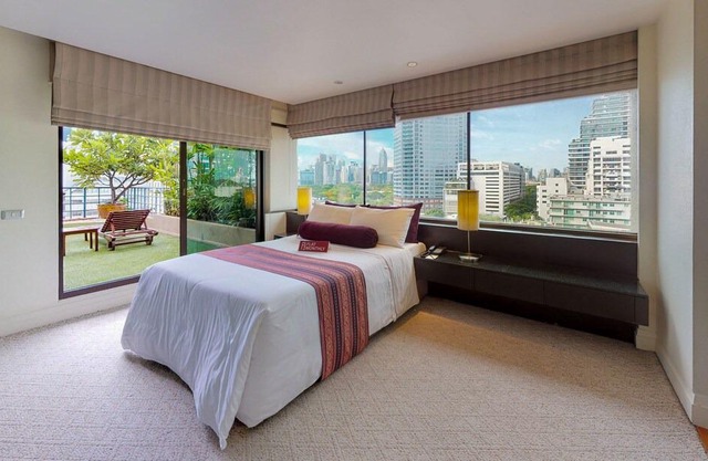 Siri Sathorn Apartment - 1006