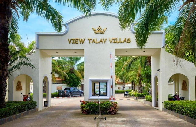 Sumptuous View Talay Villa 400m from beach - Pattaya Holiday House