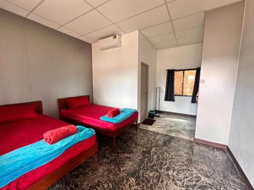 Mae Chedi Mai Hostel | บ้านนวลกา