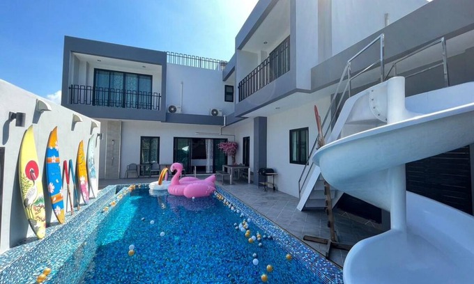 North Pattaya Villa | 100 m² Villa ∙ 4 bedrooms ∙ 16 guests