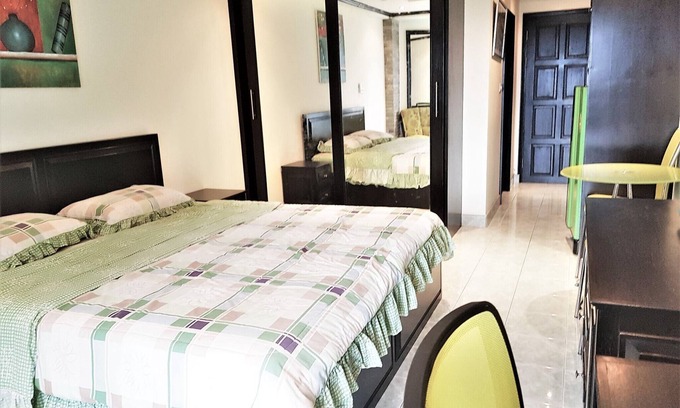 South Pattaya Apartment | 13th floor sea view studio
