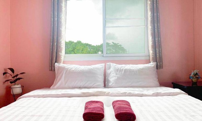 Trat Bed & Breakfast | 16 m² Bed and breakfast ∙ 2 guests