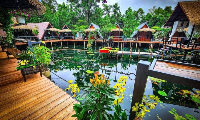 Nakhon Si Thammarat Hotel | 170 m² Hotel ∙ 2 bedrooms ∙ 6 guests
