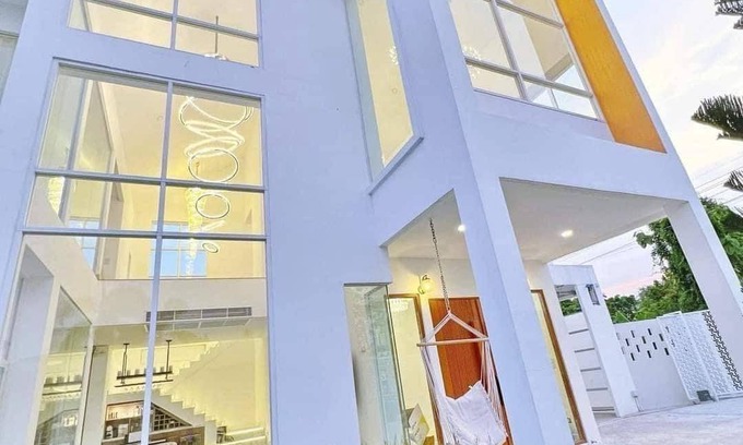 Nonthaburi Villa | 1800 m² Villa ∙ 8 bedrooms ∙ 30 guests