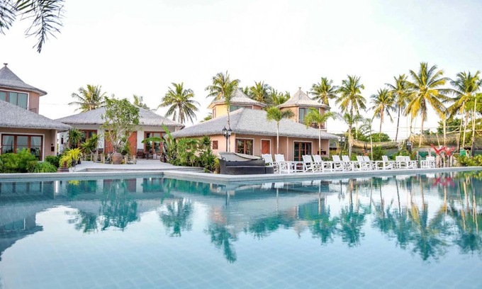 Hat Chao Samran Resort | 200 m² Resort ∙ 4 bedrooms ∙ 127 guests