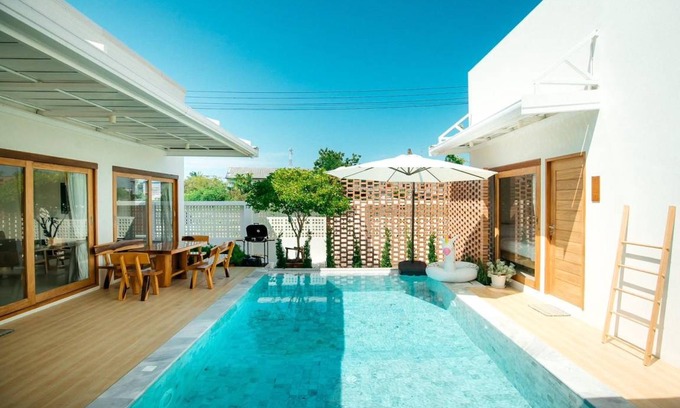 Hat Chao Samran Villa | 200 m² Villa ∙ 4 bedrooms ∙ 13 guests