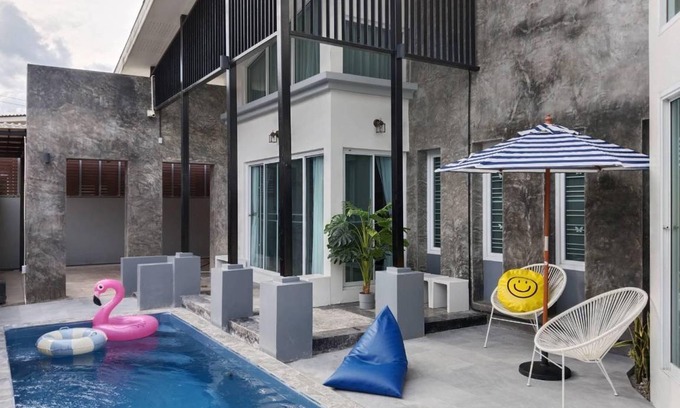 Ranong Villa | 300 m² Villa ∙ 3 bedrooms ∙ 12 guests
