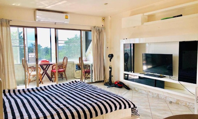 Pratumnak Hill House | 303 40sqm jomtien hill resort