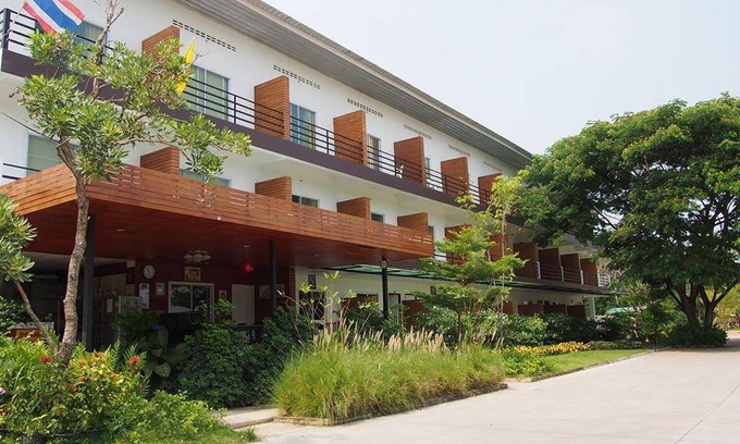 Sung Noen Hotel | 32 m² Hotel ∙ 2 guests