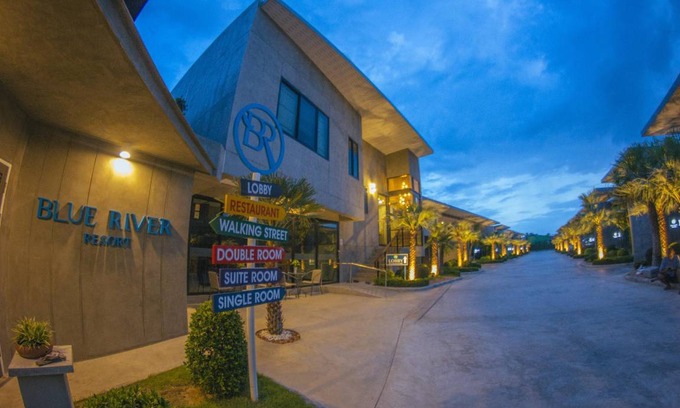 Phitsanulok Villa | 33 m² Villa ∙ 127 guests