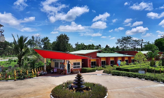 Ban Na Doem Hotel | 40 m² Hotel ∙ 3 guests