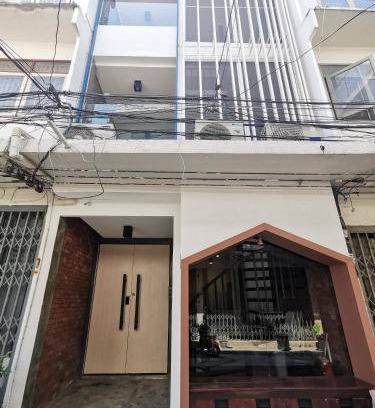 Khlong Ton Sai Apartment | 40 m² Serviced apartment ∙ 4 guests