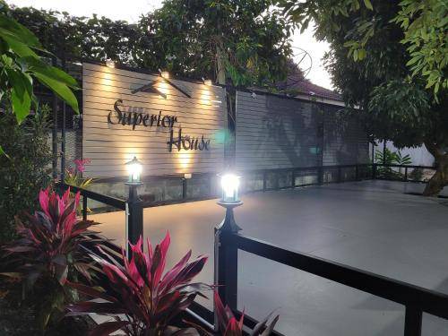 Khanong Phra House | 400 m² House ∙ 2 bedrooms ∙ 8 guests