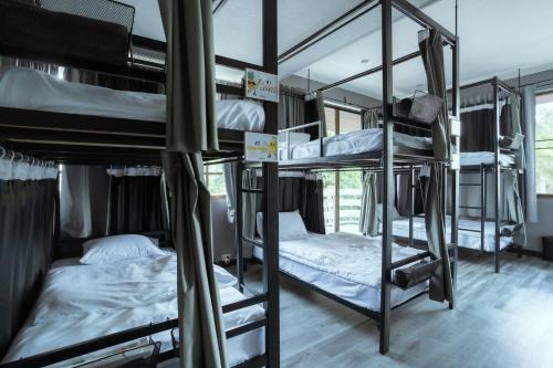 Khlong Tan Nuea Hostel | 420 Hostel - Ekkamai Buds & Beds