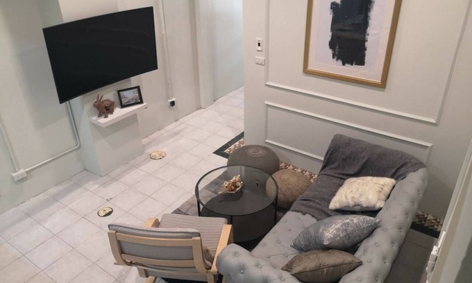 Phra Khanong House | 4BR Stylish home, Close to BTS ONNUT200m, Dowtown