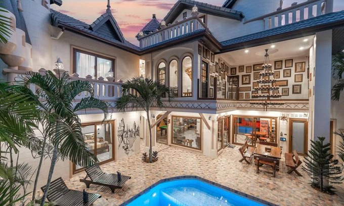 South Pattaya Villa | 550 m² Villa ∙ 6 bedrooms ∙ 12 guests