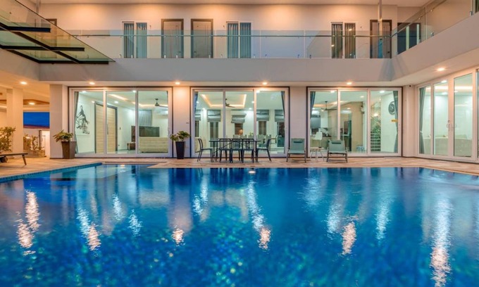 North Pattaya Villa | 550 m² Villa ∙ 8 bedrooms ∙ 18 guests