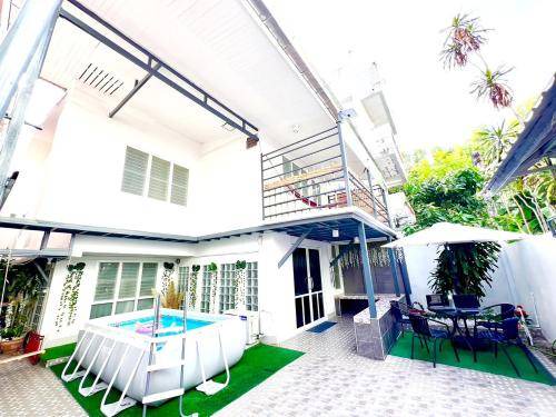 Ratchadaphisek Villa | 557 m² Villa ∙ 4 bedrooms ∙ 12 guests