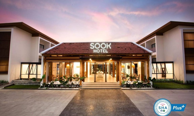 Ranong Hotel | 58 m² Hotel ∙ 127 guests