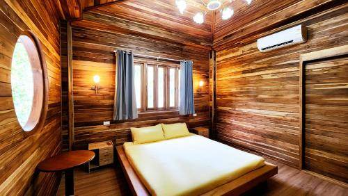 Chaloklum Ski Chalet | 60 m² Chalet ∙ 2 bedrooms ∙ 4 guests