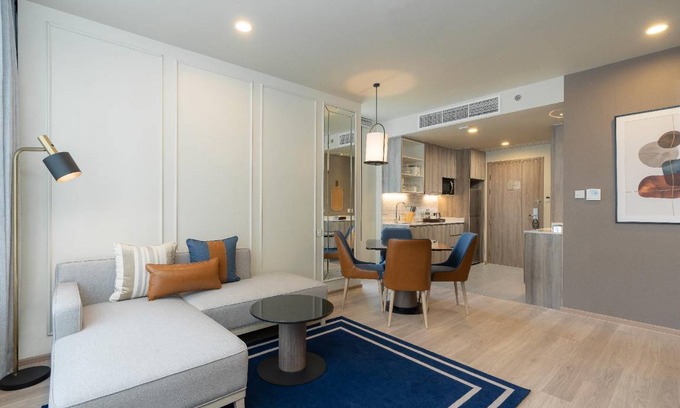 Khlong Tan Hotel | 70 m² Hotel ∙ 127 guests