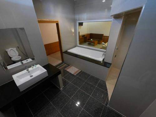 Tha Muang Hotel | 70 m² Motel ∙ 3 guests