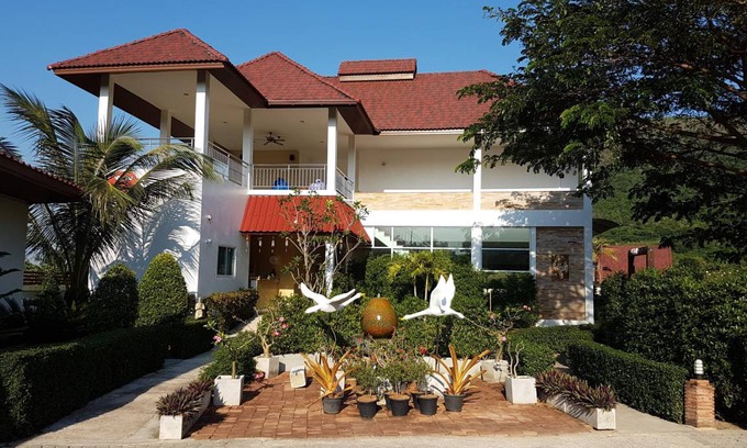 Pranburi Resort | 78 m² Resort ∙ 6 guests