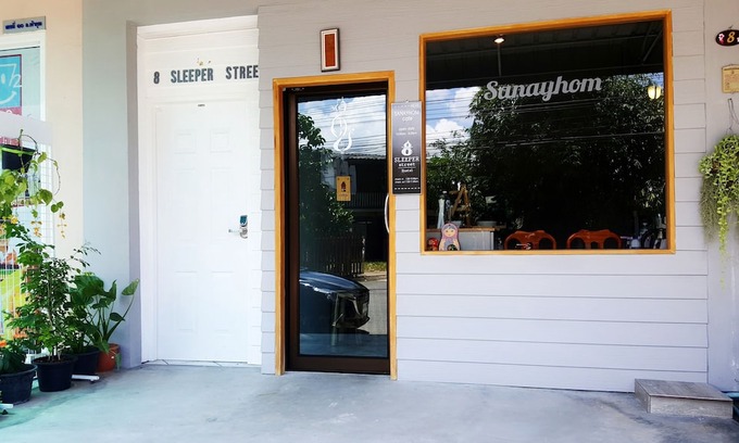 Downtown Krabi Hotel | 8 Sleeper Street